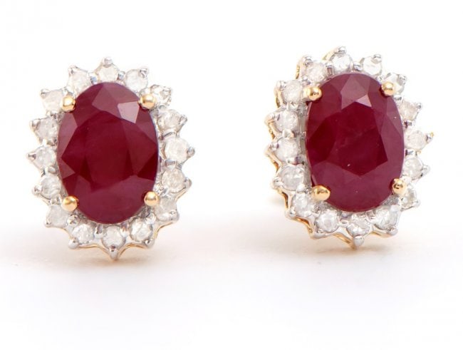 2.65 Ct Certified Emerald & Diamond Earrings $5,800.00!: Condition: New, Main : 2.38 Ct of Oval shape Red Rubies 5 x 7mm quality AAA no treatment, Sides : 0.28 Ct round diamonds 1.2mm , H-I , I2-I3 no treatment, 2.58 grams 14K solid yellow gold, size 7.5 Co