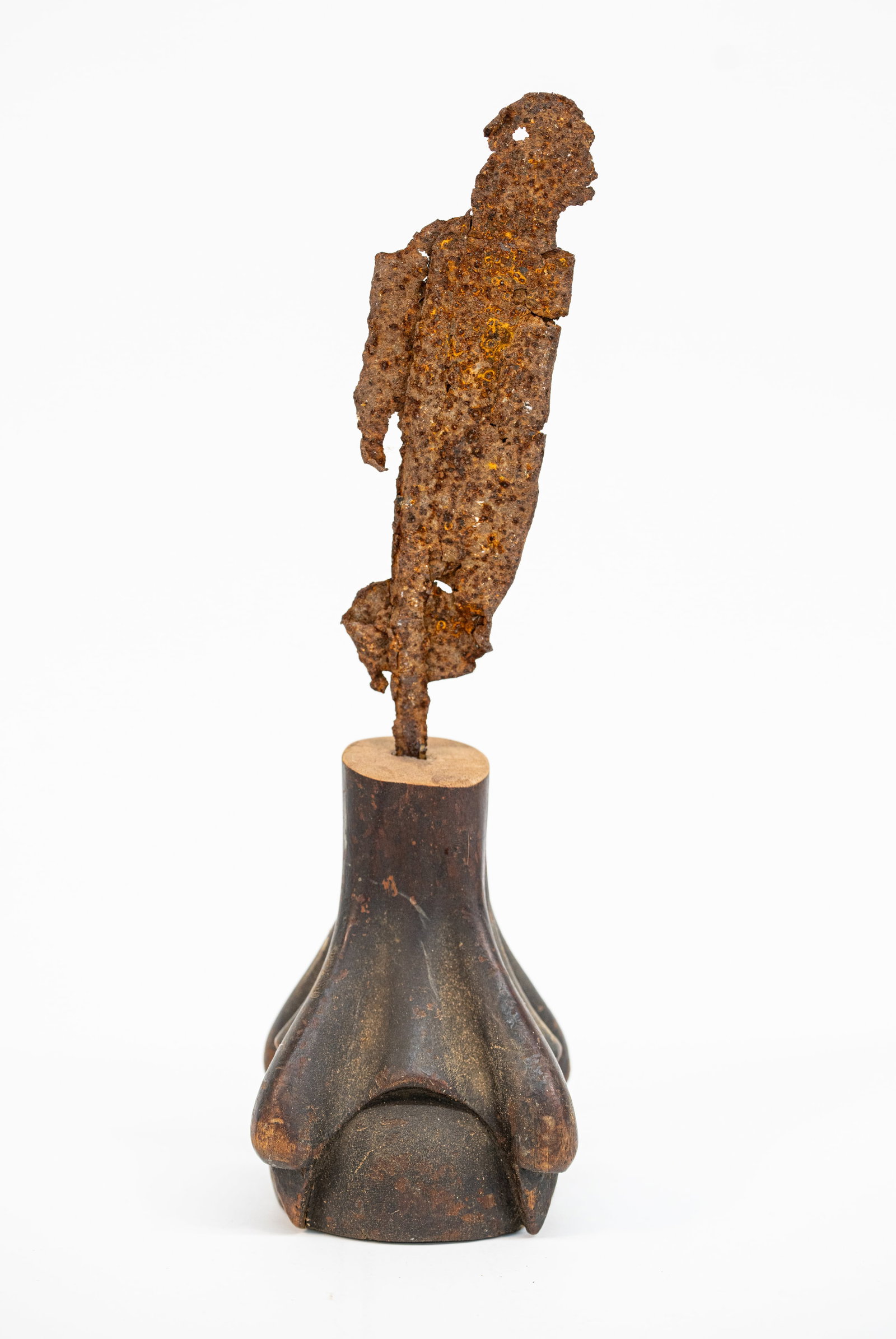 Daniel Mack (b.1947) - American Folk Art - Rusty Metal and Wooden Hawk Claw Sculpture:  DANIEL MACK (b.1947) UNTITLED - Rusty Metal and Wooden Hawk Claw Sculpture Ob