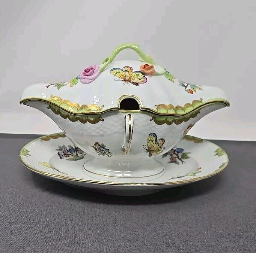 HEREND QUEEN VICTORIA (HAND PAINTED) GRAVY BOAT (1 of 20)