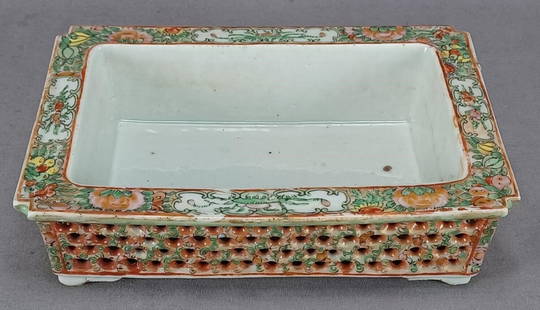 19th Century Chinese Rose Medallion Bonsai Planter: Antique 19th century Chinese Export porcelain bulb / bonsai pot planter. Reticulated double walled and hand painted in the Rose Medallion pattern. Unmarked.Has some wear to the gilding and enamel, a