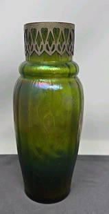 Kralik Iridescent Honeycomb Vase Art Nouveau: Beautiful green glass vase with honey comb pattern panels and an iridescent sheen. It has a metal collar that is a tight fit but not glued. Art Nouveau, circa early 1900s into the 1930s. No chips or c