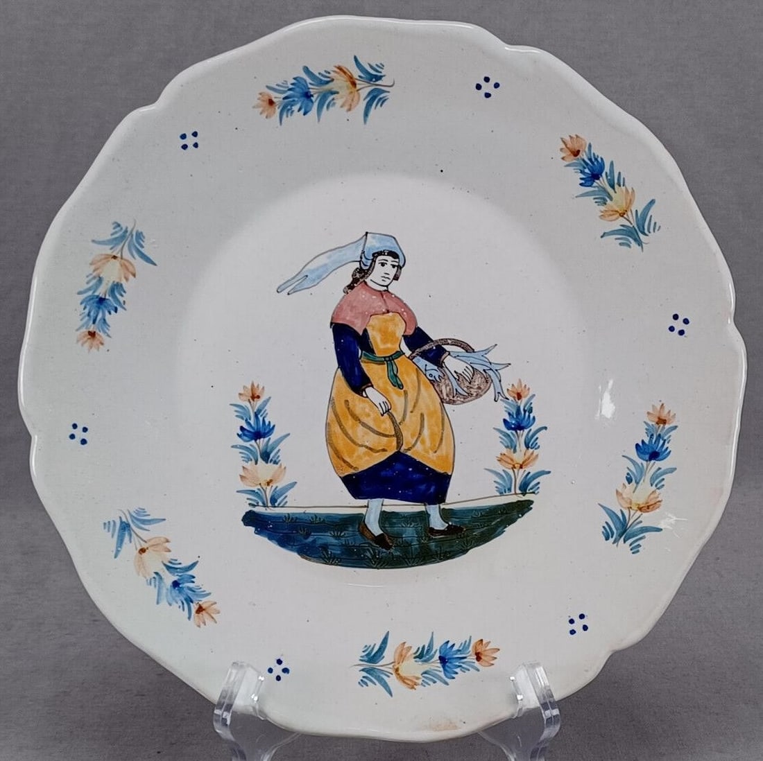 HB Quimper Faience 9 1/2 Inch Plate C1883-95 (1 of 10)