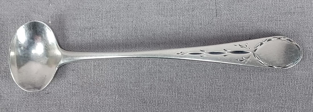 Freehold NJ Coin Silver Salt Spoon C.1795-1810: Antique American coin silver salt spoon. Has some bright cutting to the handle. Monogrammed SPS on the back of the handle. Hallmarks for Teunis Denyse Dubois, New York, New York, 1795 to 1799 and Free