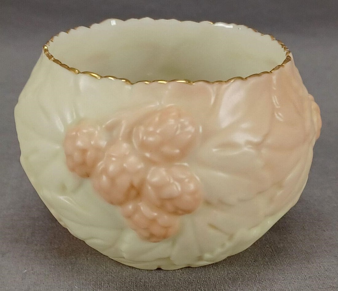 Locke & Co Worcester Hops Rose Bowl C.1895-1900: Nice antique British porcelain rose bowl with relief molded hops pattern. Decorated in blush ivory. With gold gilding along the rim. Marked on the bottom Locke & Co Worcester England. This mark was us