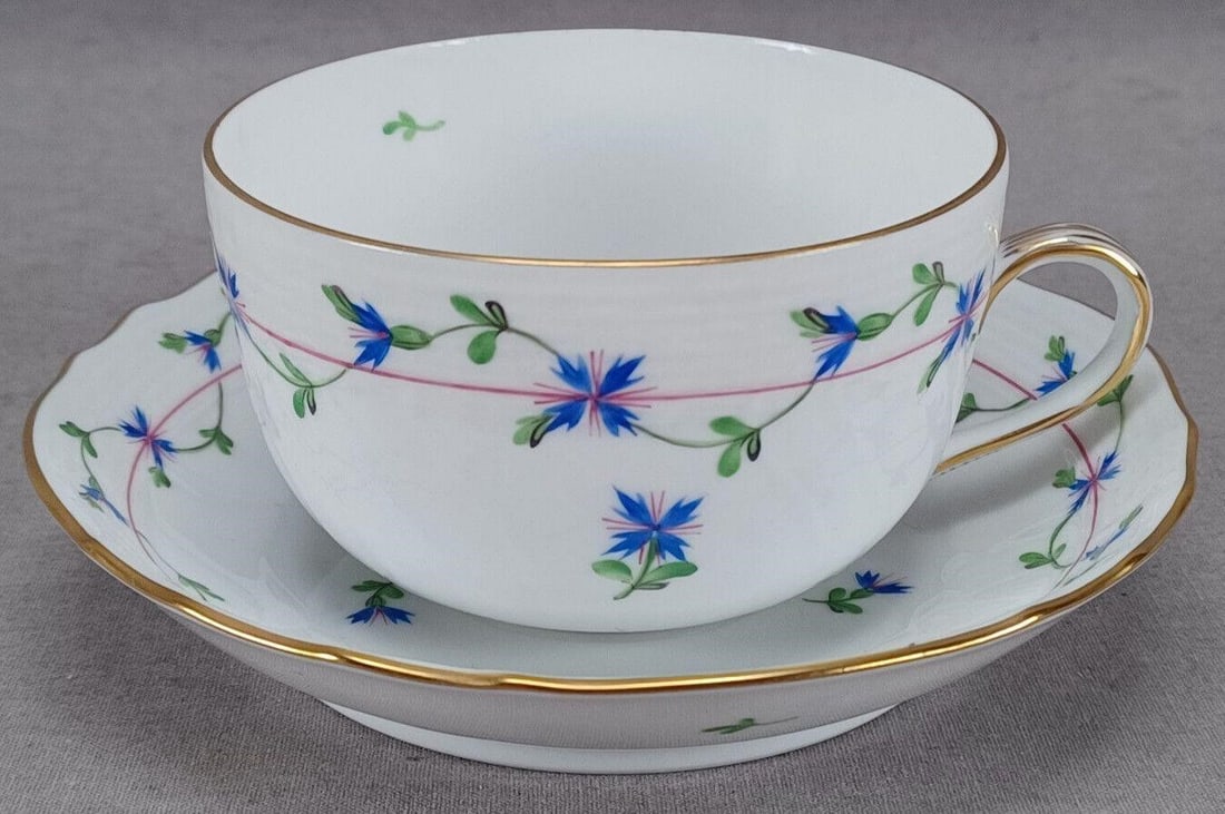 Herend Blue Garland 1726/PBG Tea Cup & Saucer (1 of 12)