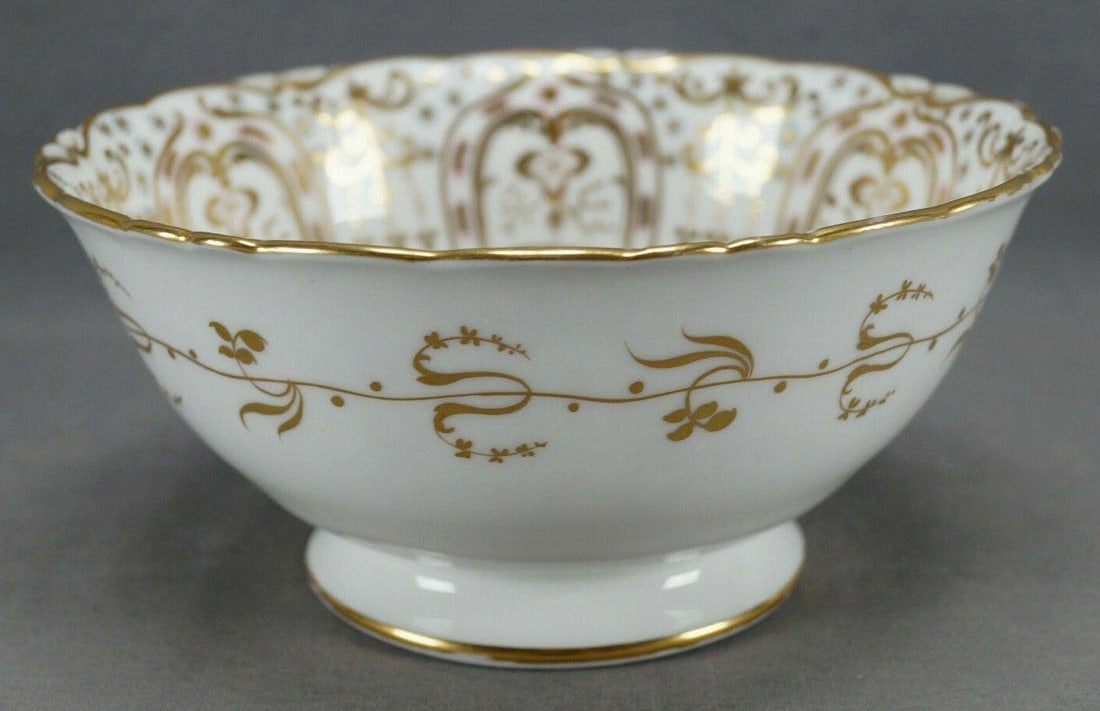Coalport Adelaide Shape Pattern 4/89 Waste Bowl: Nice antique British bone waste / slop bowl in the Adelaide shape. Decorated with gold gilt floral scrollwork designs with pink and teal dots. Pattern number 4/89. Attributed to Coalport. Circa 1831 t