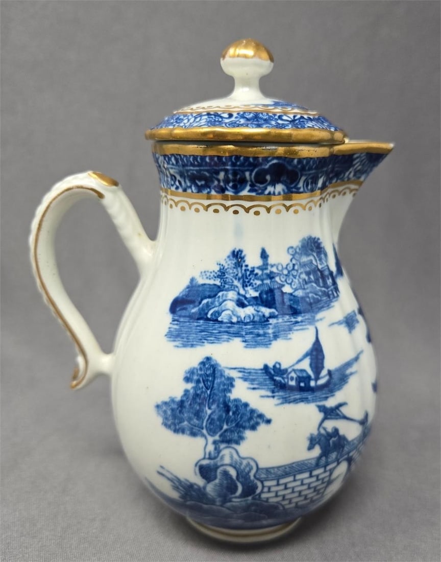 Caughley Salopian Ware Lidded Creamer 18th C.: Caughley Salopian Ware sparrow beak creamer with lid. Circa 1772 to 1799. Measures approximately 5 1/2 inches tall and 4 inches wide. Made in Shropshire England. Small chips on base and some loss to g