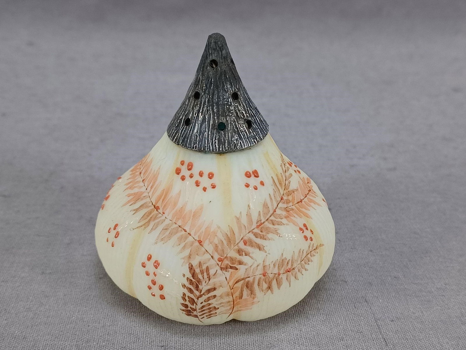 Mt Washington Beet / Fig Red Floral & Fern Shaker (1 of 12)