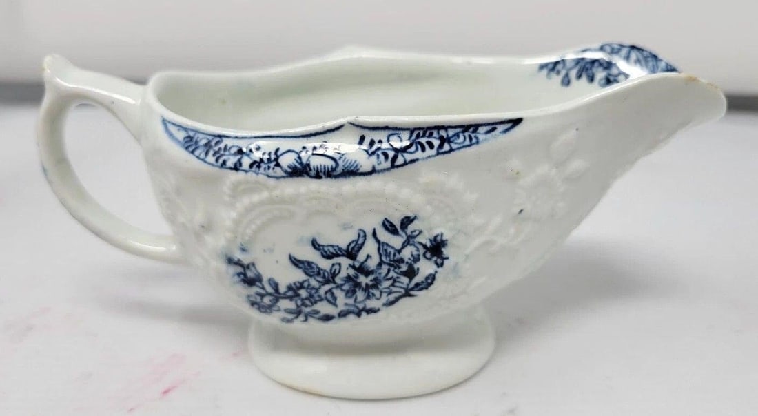 Lowestoft Pattern Molded Creamer c.1770 - 3