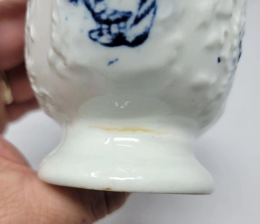 Lowestoft Pattern Molded Creamer c.1770 - 8