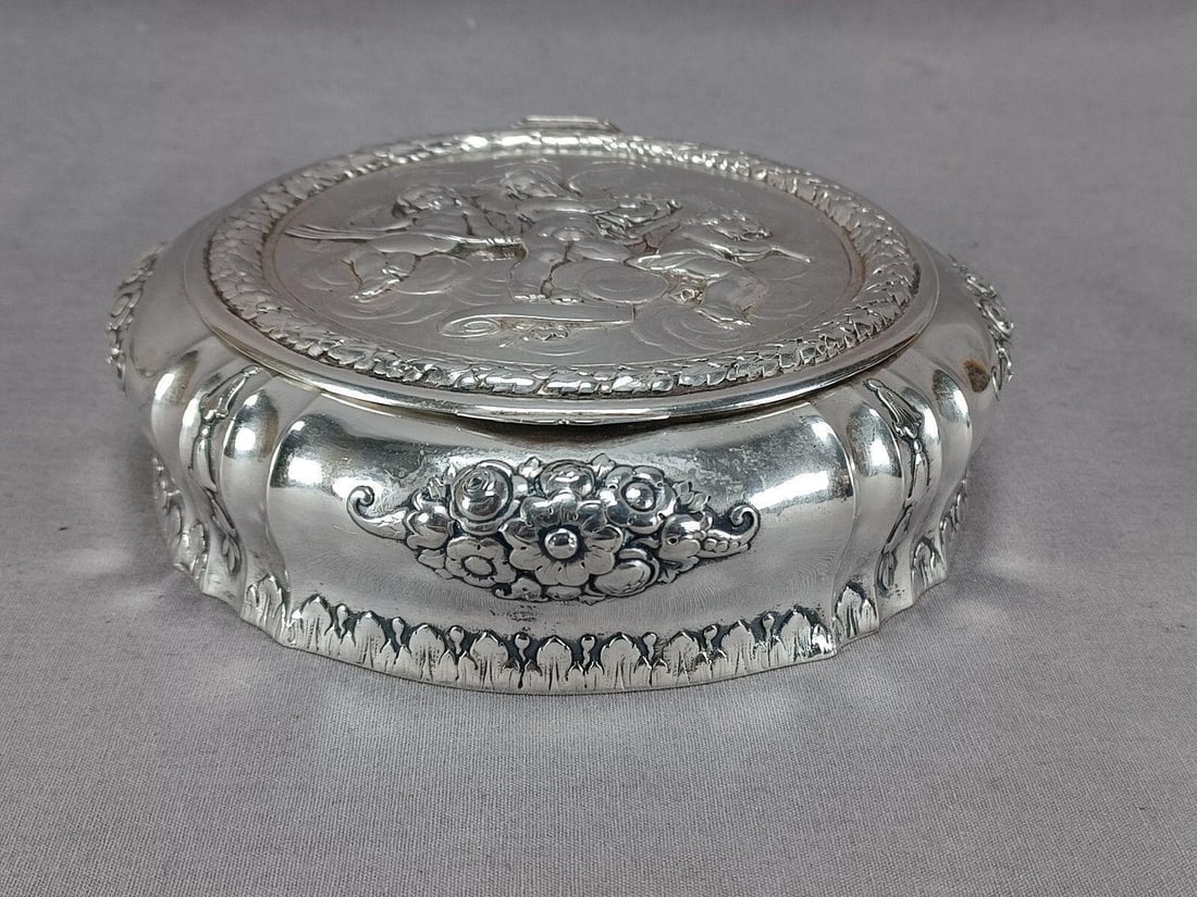 German 800 Silver Repousse Cherubs Large Box - 3