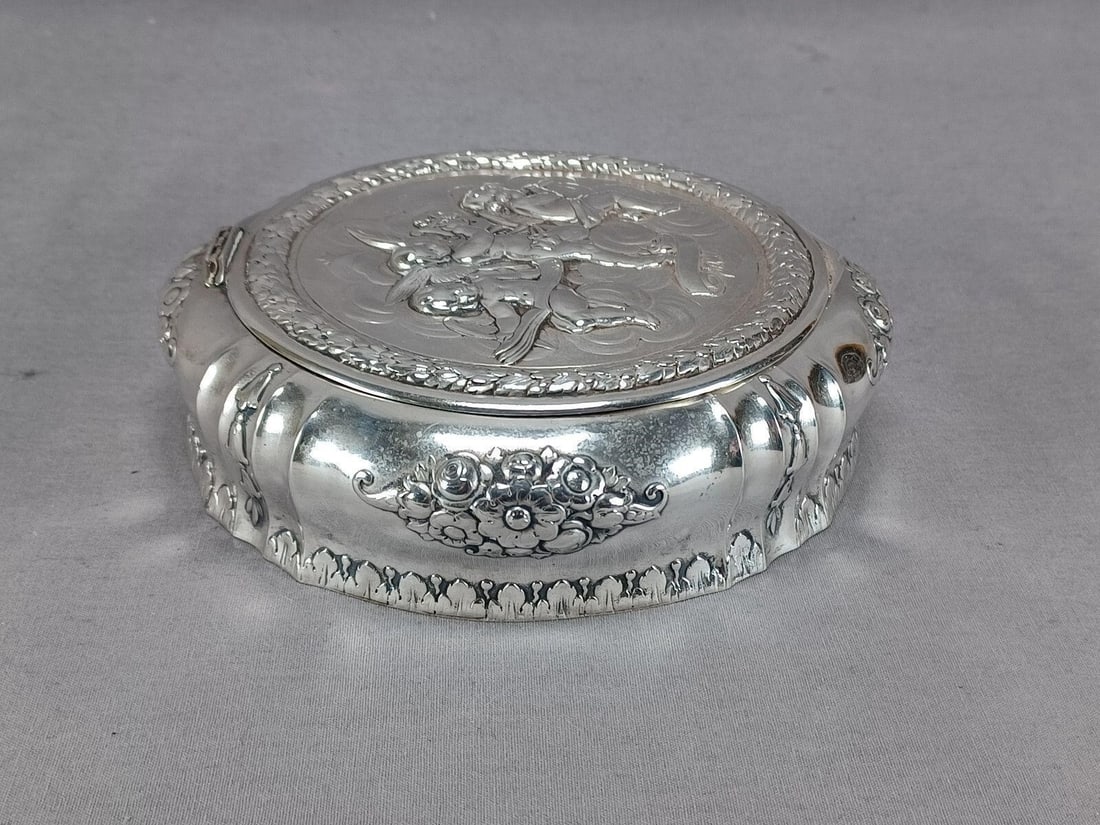 German 800 Silver Repousse Cherubs Large Box - 4