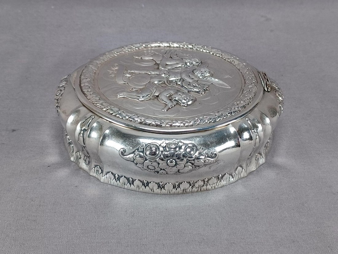 German 800 Silver Repousse Cherubs Large Box - 6