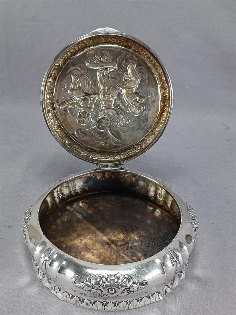 German 800 Silver Repousse Cherubs Large Box - 7