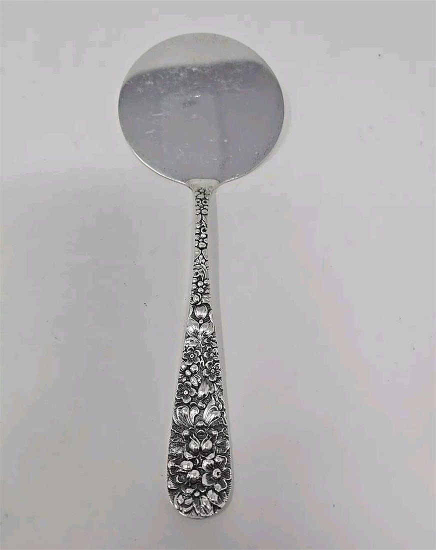 Stieff Sterling Silver Hot Cake Lifter / Server: Steiff heavy sterling silver Rose pattern hot cake server. Measures approximately 7 1/2 inches long. It is monogrammed on the back Pen-Mar Oxford '29. I believe this was a resort in Oxford Township Pe