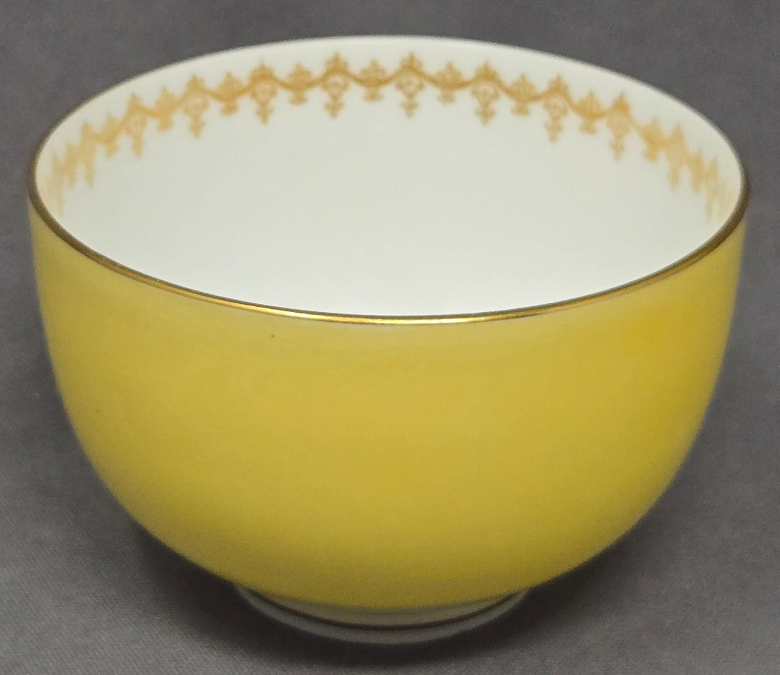 Royal Worcester Canary Yellow Open Sugar (1 of 5)