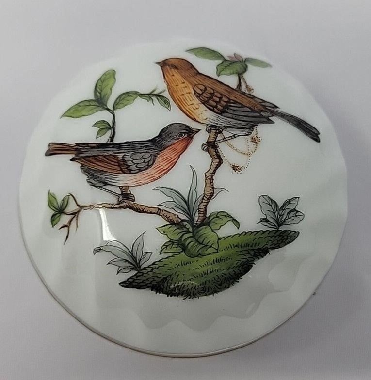 Herend Rothschild Bird Round Trinket Box 6037/RO (1 of 10)