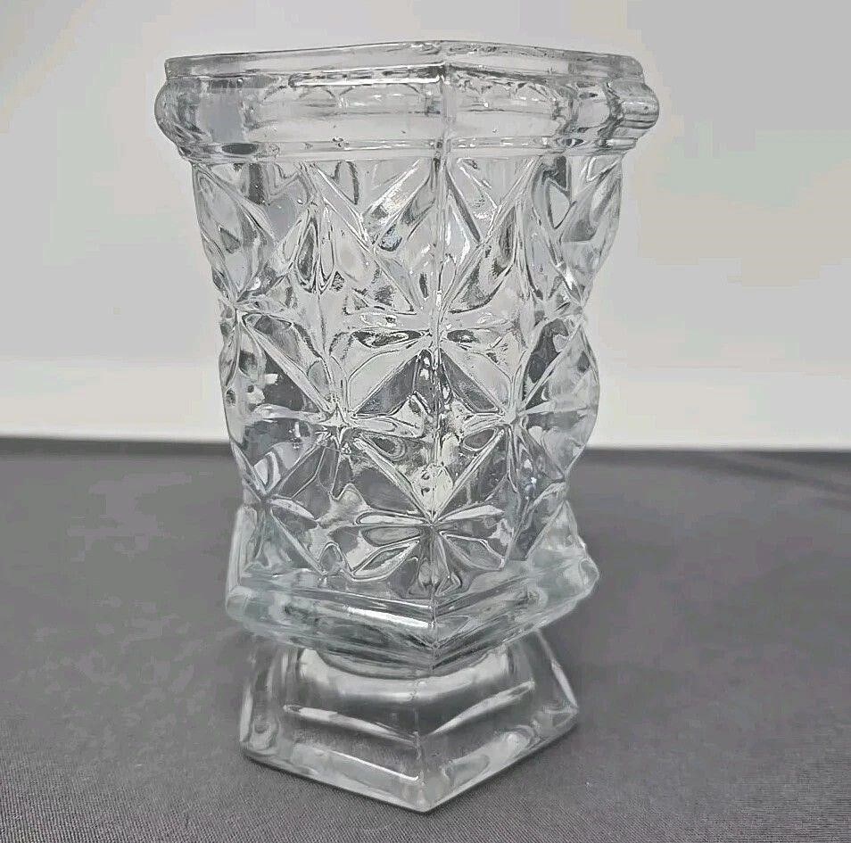 Boston & Sandwich, Sandwich Star Pattern Spooner: Boston and Sandwich EAPG flint glass star pattern spooner. A spooner was part of a 19th-century table service to hold extra teaspoons. Good condition for age. Has chips on edges as shown. Base has hon