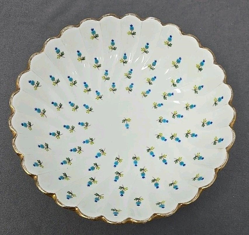 Mintons Floral Small Fluted Dish Bowl 6": Minton hand decorated fluted bowl with a thistle design in blue and green. I believe the pattern mark is 9060. Circa 1891 to 1912. Measures approximately 6 inches diameter and 1 1/2 inches tall. Some