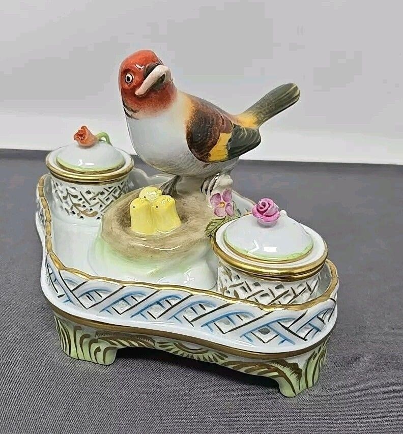 Herend Hungary Queen Victoria Blue Double Ink: Herend Queen Victoria pattern with blue reticulated rim double inkwell with bird. One of the inkwell rose handles has a break in the stem. No other damage. Measures approximately 6 inches long 4 inche