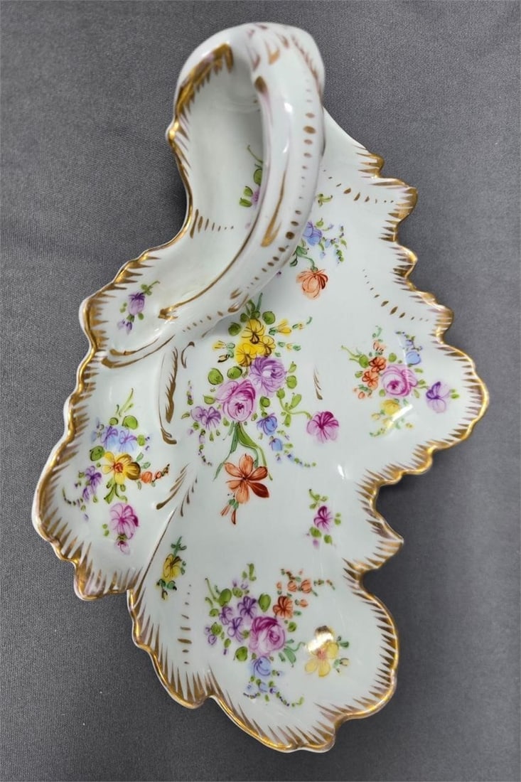 Franziska Hirsch Dresden Style Rococo Dish 19th C.: Franziska Hirsch porcelain Dresden style Rococo leaf shaped dish. Measures approximately 9 inches long by 6 1/4 inches wide. Very good condition without chips or cracks and only very minor scratches.
