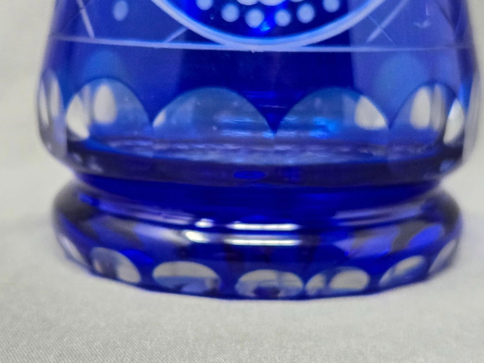 Signed Ludwigsthal Stein Etched Wolves - 4