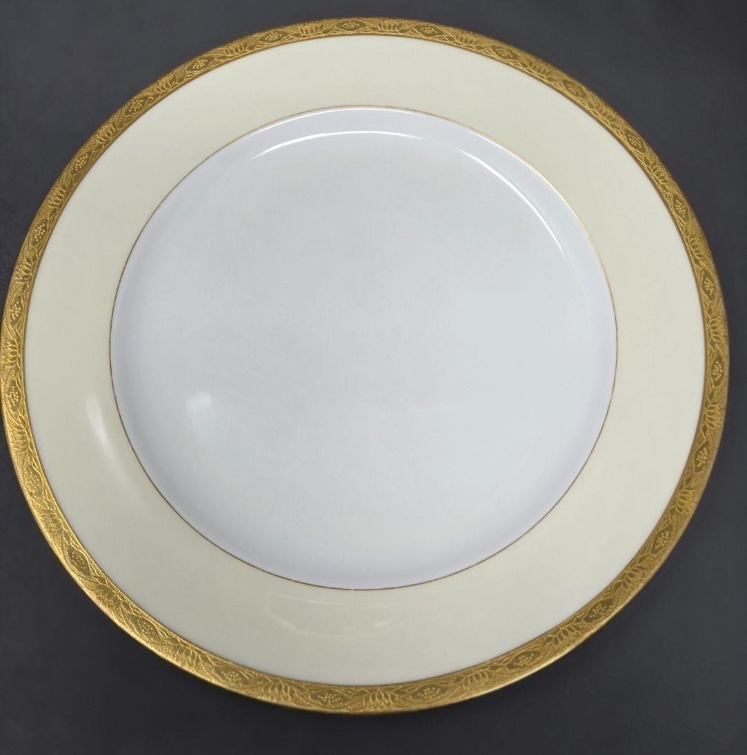 Set 12 Minton Dinner Plates Pattern H 2850 - 8
