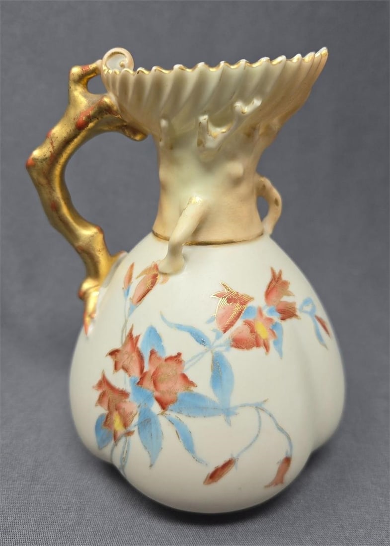 Royal Worcester Blush Ivory Shell Top Creamer (1 of 7)