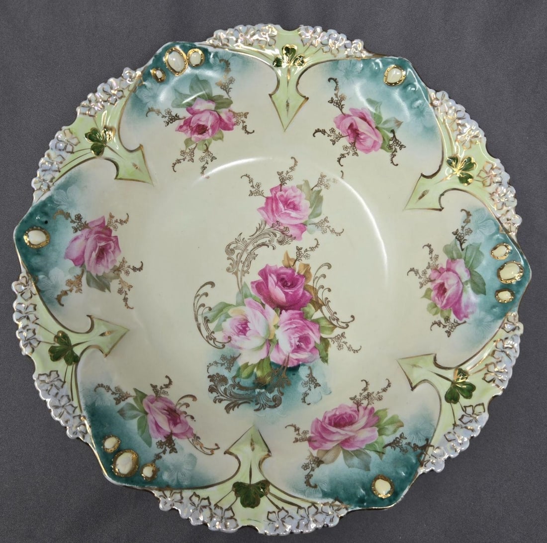 RS Prussia Bowl Pink Roses Arrow & Clover Mold 82: RS Prussia mold 82 bowl. It has clover / shamrocks on the border with pink roses and gold scrollwork on the bowl and domed sections. It is in very nice without chips or cracks, looks unused. Circa 187