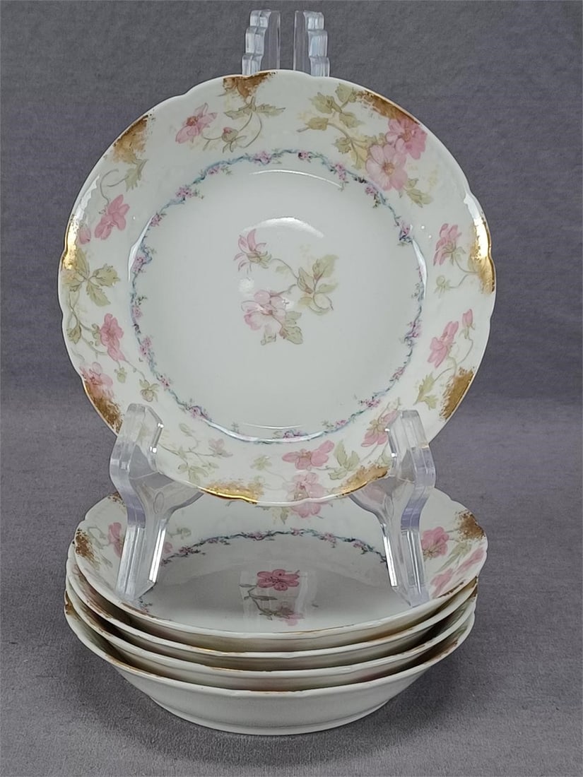 5 GDA Limoges Pink Wild Roses Dessert Bowls: Set of 5 porcelain dessert bowls. Nicely decorated with pink wild roses, and a blue ribbon band with small pink flowers. With gold gilt highlights to the handles and gold daubs around the edge. Marked