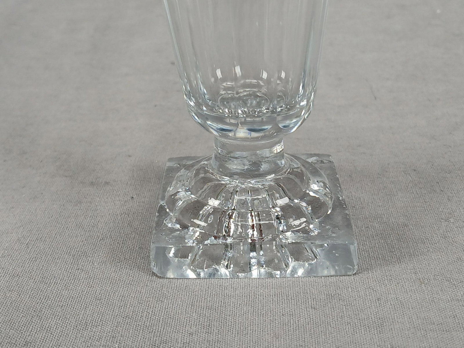 6 Anglo Irish Lemon Squeezer Base Jelly Glasses - 8