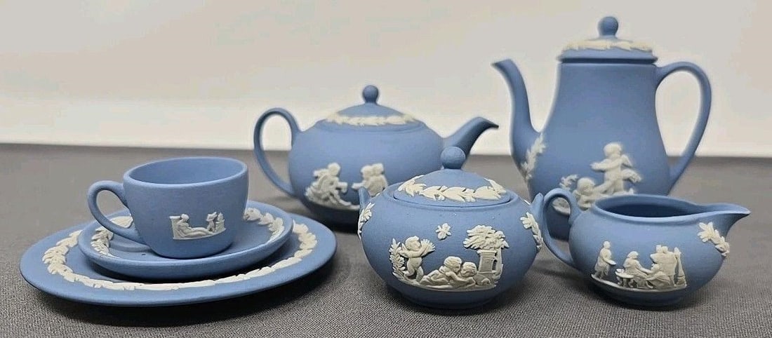 Wedgwood Blue Jasperware Miniature Childs Tea Set (1 of 20)