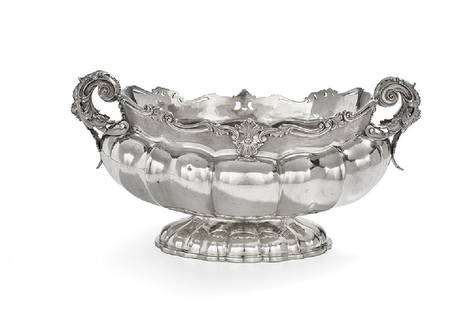 Buccellati Sterling Silver Center Bowl: Mario Buccellati (Italian, 1891-1965) Sterling Silver Center Bowl, second quarter 20th century, Milan, of serpentine-lobed oval form, with raised shaped and pierced collar and applied acanthus scroll