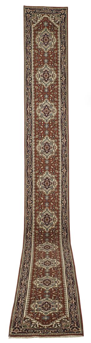 Agra Serapi Runner: Agra Serapi Runner 2' 7" x 21' 9"