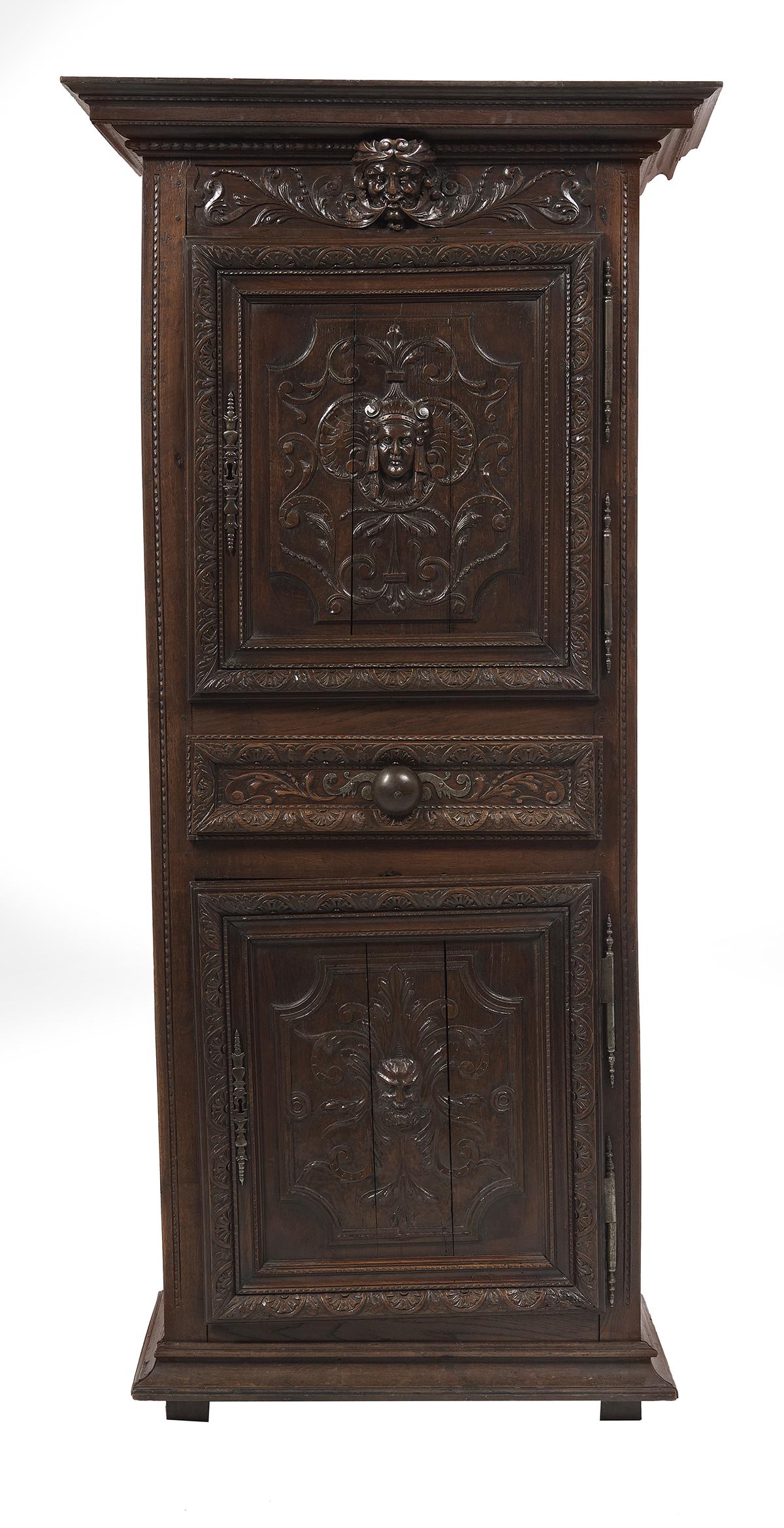 Continental Oak Homme Debout Cabinet (1 of 4)