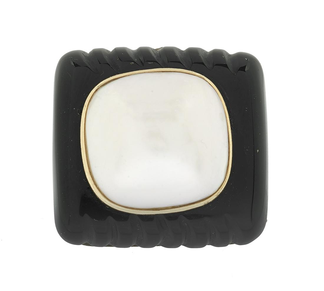 Mabe Pearl and Black Onyx Ring (1 of 2)