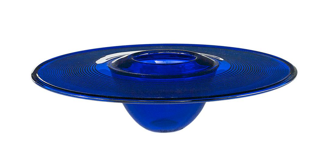 Benjamin Moore (US, b. 1952): Benjamin Moore (American, b. 1952) "Palla", 1999 blown glass cobalt, incised signature, dated and copyright-marked at bottom. dia. 10-5/8"
