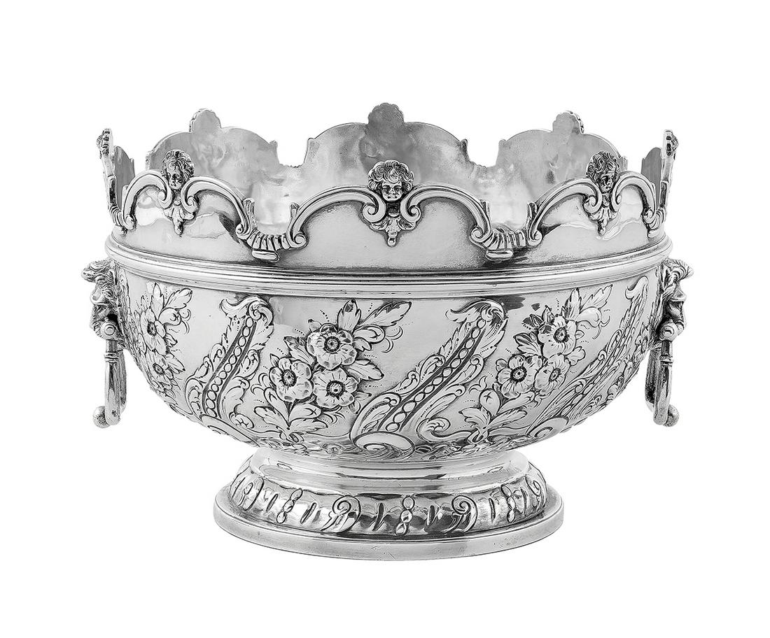 Victorian Sterling Silver Monteith: Victorian Sterling Silver Monteith hallmarked London, 1895-1896, by Daniel & John Wellby for Charles Stuart Harris, the bowl decorated with repousse spiral gadroons of flowers and acanthus scrolls, wi