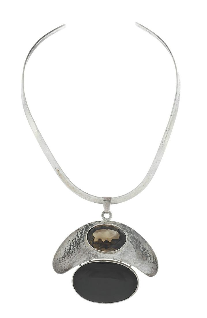 Collar Necklace and Pendant (1 of 1)