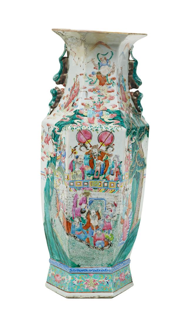Carefully Executed Chinese Export Porcelain Vase (1 of 5)
