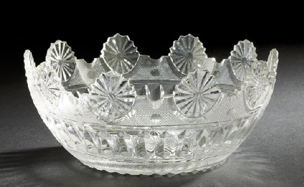 Good George IV Cut Glass Fruit Bowl: Good George IV Cut Glass Fruit Bowl, second quarter 19th century, well cut in "Ribs and Stars" decor, the rim with sunburst crenellation, the base reverse-cut with a magnum thirty-eight-point sunburst