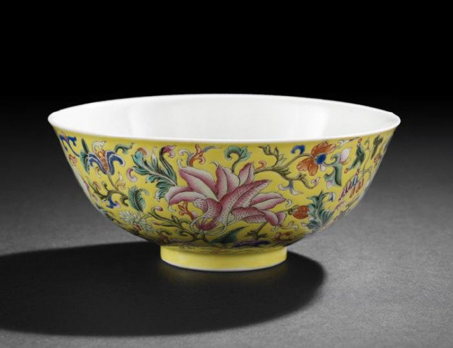 Fine Chinese Famille Jaune Porcelain Bowl: Fine Chinese Famille Jaune Porcelain Bowl, Republic Period (1912-1949), decorated on the interior with five bats in iron red, the exterior decorated in famille rose enamels on a yellow ground with mag