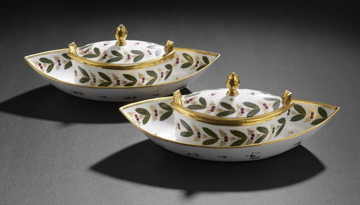 Pair of Paris Porcelain Sauce Tureens: Fine Pair of Paris Porcelain Navette-Form Sauce Tureens with Integral Stands, first quarter 19th century, attributed to the manufactory of Dihl and Guihard, successors to the Duc d' Angouleme (fl. 178