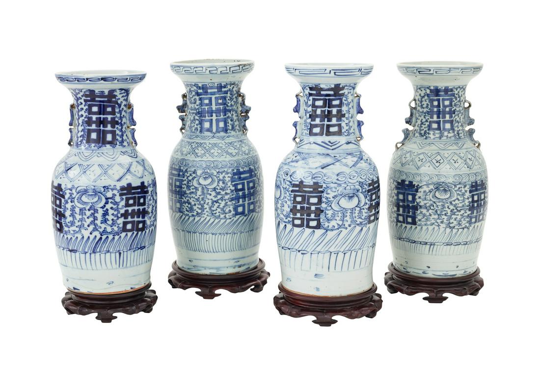 Four Chinese Export Blue and White Vases (1 of 4)