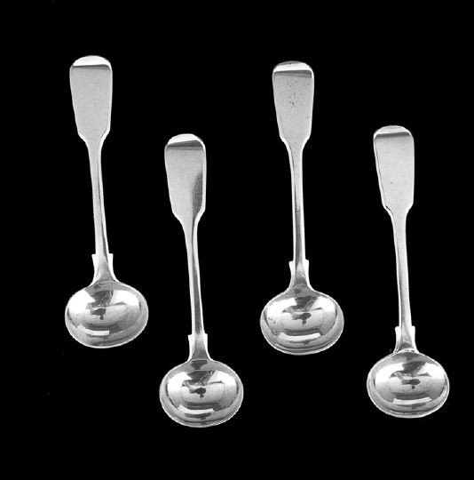 Set of Four Victorian Sterling Silver Salt Spoons: Set of Four Victorian Sterling Silver Salt Spoons, hallmarked London, 1867-1868, by George Aldwinkle, in the traditional "Fiddle" pattern, with gilt bowls, no crests/monograms, l. 3-5/8", 0.96 total t