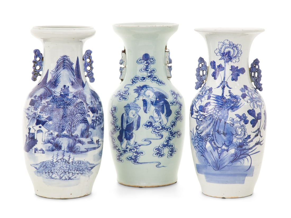 Three Chinese Export Blue and White Vases (1 of 8)