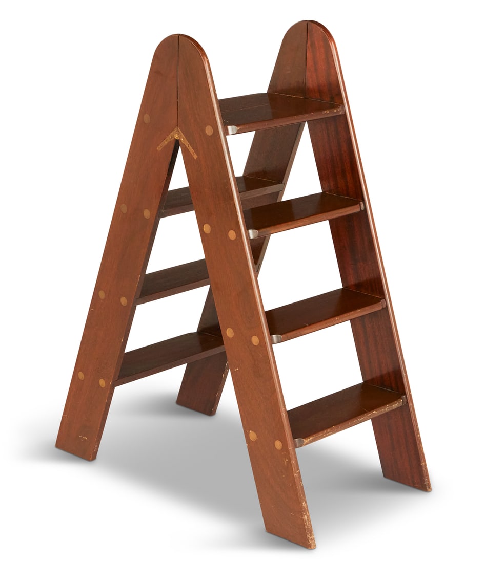 English Mahogany Dual-Sided Library Ladder: English Mahogany Dual-Sided Library Ladder second quarter 20th century, both sides with three steps rising to a combined shared top step. h. 38", w. 16", d. 30" Provenance: Estate of Thomas B. Lemann,