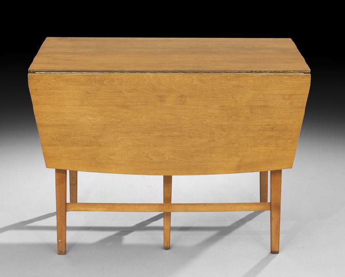 Paul McCobb "Planner Group" Dining Table: Paul McCobb "Planner Group" Hardwood Extension Dining Table, ca. 1950, labeled: "Planner Group / designed by Paul McCobb / Winchendon Furniture Group / Winchendon, Mass.", having two drop leaves and t