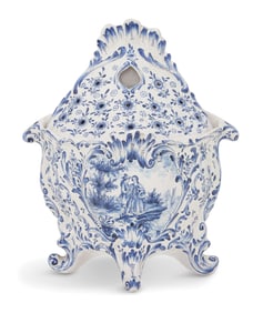 Delft Covered Bough Pot