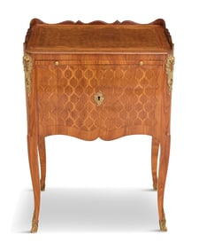 Fine and Rare Table de Salon a Systeme